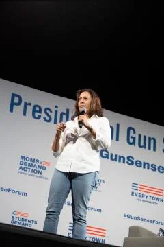AUGUST 10 2019: DES MOINES IOWA-POLITICIANS SPEAK AT GUN SAFETY FORUM Stock Photos