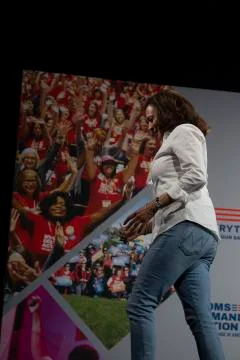 AUGUST 10 2019: DES MOINES IOWA-POLITICIANS SPEAK AT GUN SAFETY FORUM Stock Photos