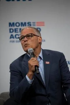 AUGUST 10 2019: DES MOINES IOWA-POLITICIANS SPEAK AT GUN SAFETY FORUM Stock Photos