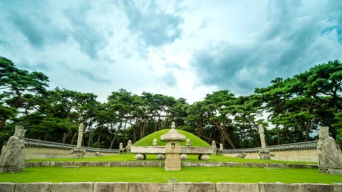 August 12, 2017 : Taking the royal tomb of King Sejong. Vidéo 145928436