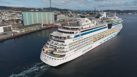 AUGUST 18, 2026: Aerial View of AIDAdiva Leaving Haugesund, Norway Видео 344587630