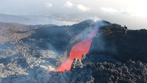 August 2025 Mount Etna Lava Flow New Effusive Vent on Southern Flank Stock-Footage 315411014