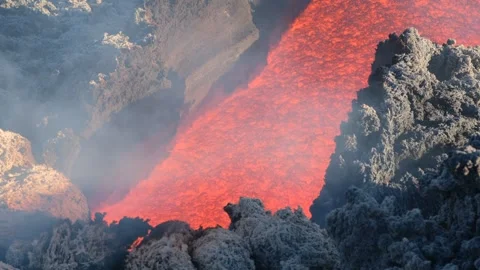 August 2025 Mount Etna Lava Flow New Effusive Vent on Southern Flank Stock-Footage 315413375
