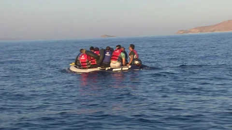 August 26, 2015 Bodrum Turkey. Syrian refugees fleeing from war trying to go out Video stock 143722017