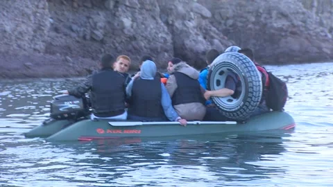 August 26, 2015 Bodrum Turkey. Syrian refugees fleeing from war trying to go out Video stock 143722153