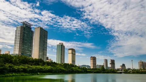 August 29, 2017 : Take time lapse of the buildings seen from Seokchon lake. 스톡 동영상 145925964