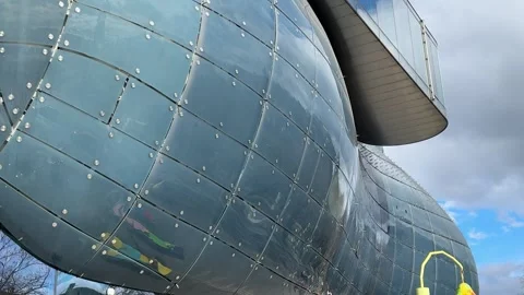 August 7, 2026 - Graz, Austria - Kunsthaus Graz contemporary art museum Vídeo Stock 338140547