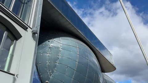 August 7, 2026 - Graz, Austria - Kunsthaus Graz contemporary art museum Vídeos de archivo 338140548