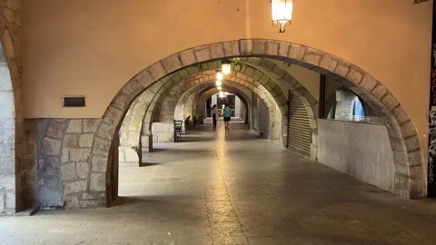 August 8, 2026 - Girona, Spain - Arched walkway in Girona Vídeo Stock 338140690