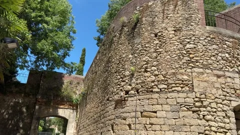 August 9, 2026 - Girona, Spain - Ancient defensive walls of Girona 库存影片 338140756