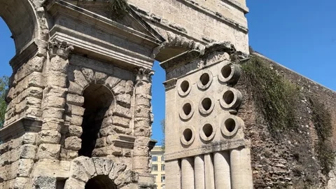 Aurelian Wall Gate in Rome – Ancient Roman City Entrance Vidéo 309877915