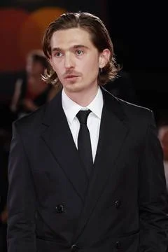  Austin Abrams bei der Premiere des Kinofilms Wolfs auf der Biennale di Ve... Stock Photos