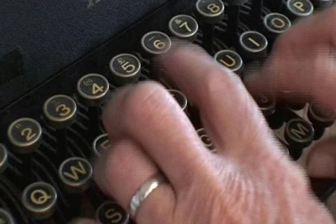 AUSTRALIA-TYPEWRITER 3 Stock-Footage 630680