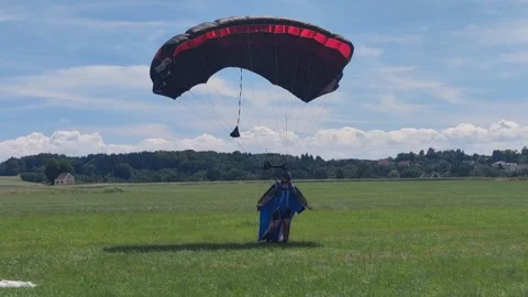 Austria, 20. August 2025 - skydiving sport Video stock 315878823