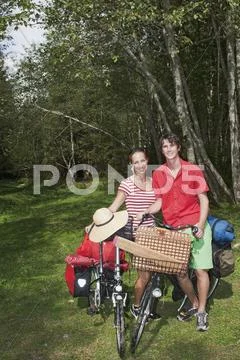 Austria, Salzburger Land, Couple on bike tour Stock Photos