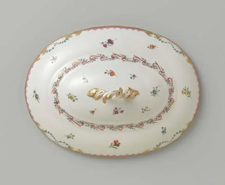 Austrian Museums, 17th-20th ct, Lid with button, oval of shape, belonging to a Stock Photos