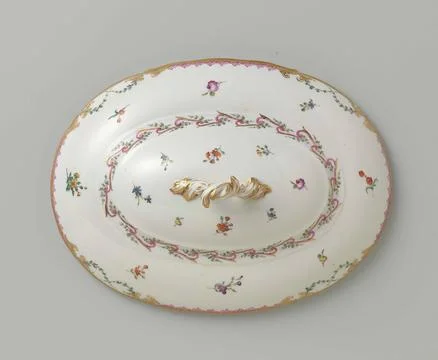 Austrian Museums, 17th-20th ct, Lid with button, oval of shape, belonging to a Stock Photos