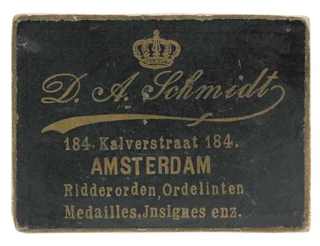 Austrian Museums, 17th-20th ct, Box in carrying sign, 1910. Rectangular black Stockfoto's