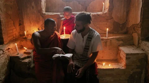 Authentic real monks In Bagan Mayanmar / Burma  reading and studying religious s Stockbeeldmateriaal 201095534