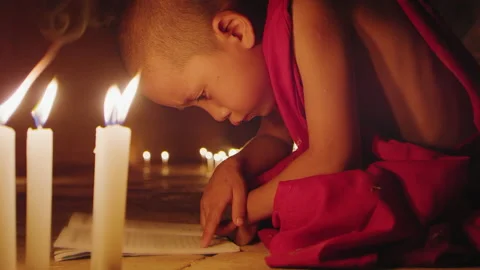 Authentic real monks In Bagan Mayanmar / Burma  reading and studying religious s Video stock 201096756