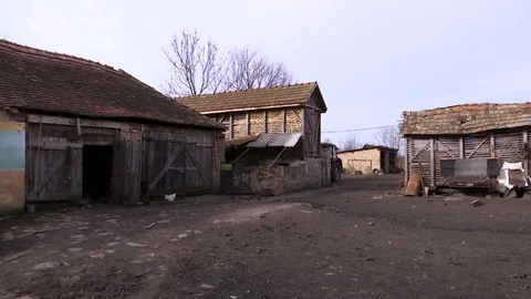 Authentic rural courtyard Видео 84266892