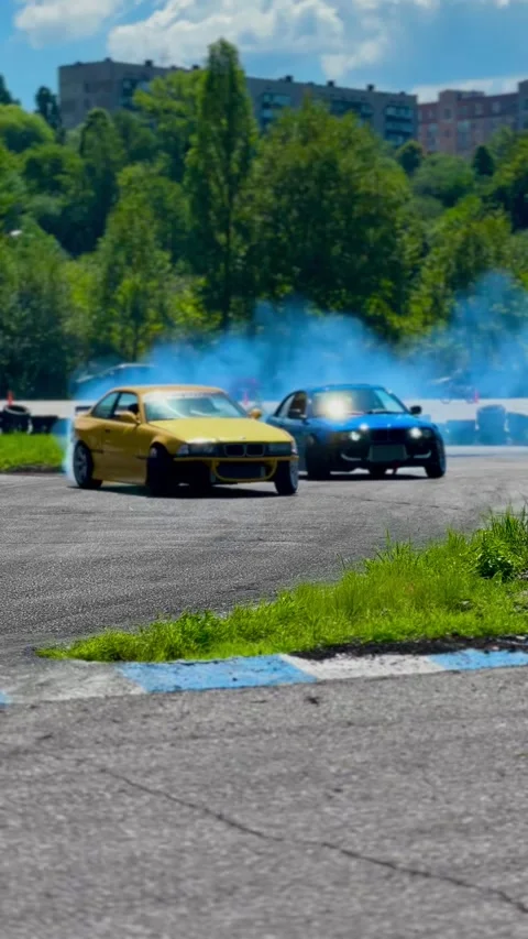 Auto competition between two cars Video stock 280222288