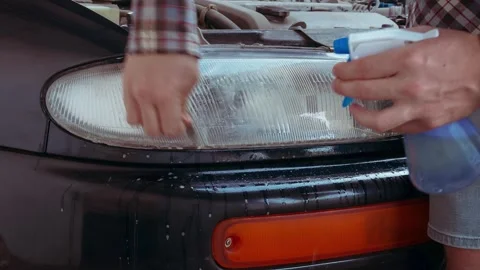 Auto Headlight Restoration 库存影片 284616863