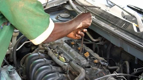 Auto mechanic 2 Stock Footage 122166397