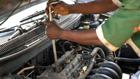 Auto mechanic 3 Stock Footage 122166399