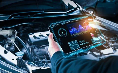 Auto mechanic checking ECU engine system with OBD2 wireless scanning tool a.. 스톡 사진