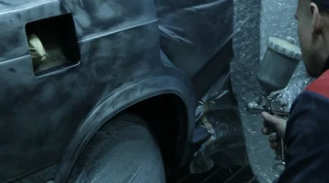 Auto mechanic repairs car Stock Footage 47983308