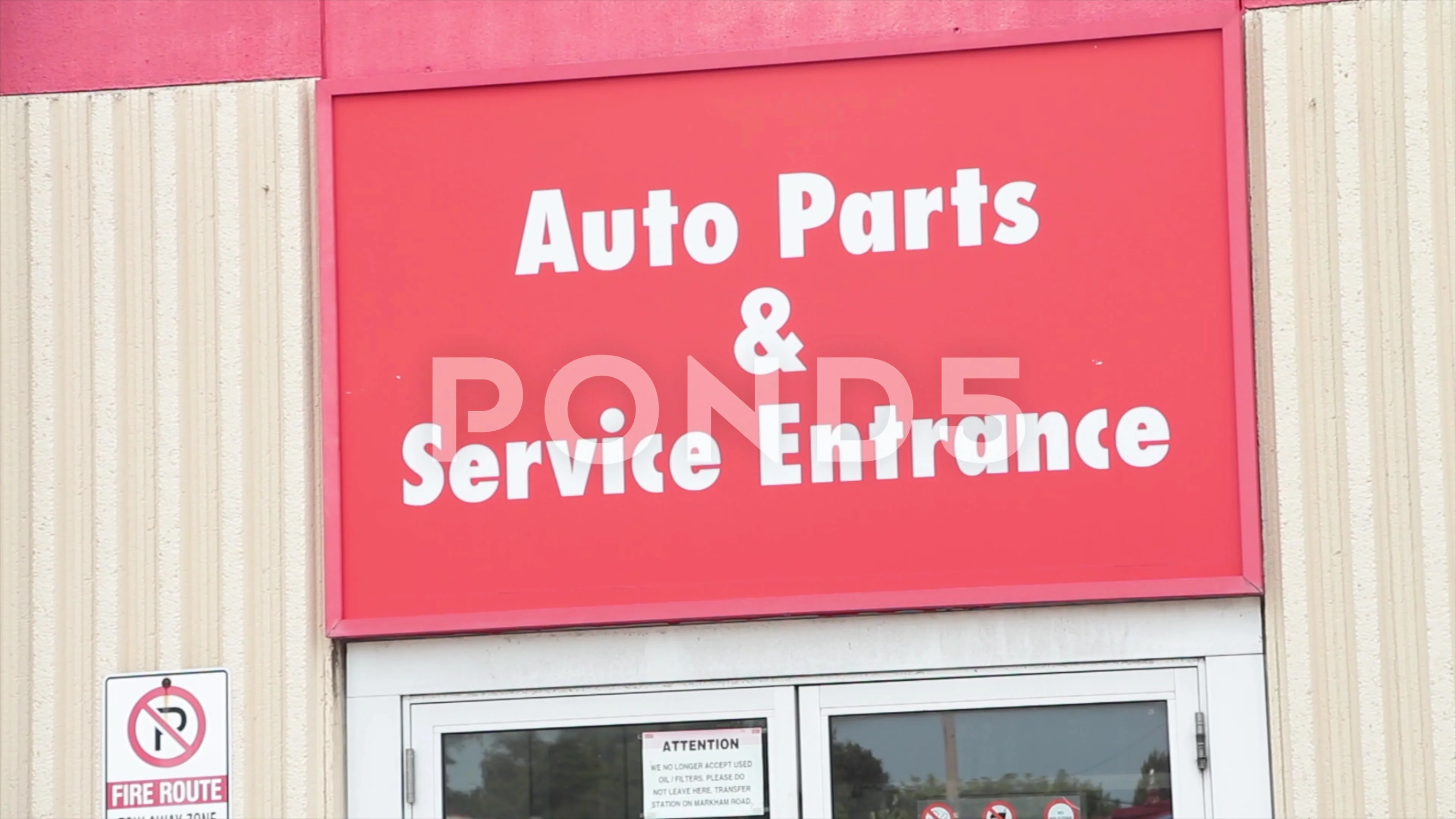 auto parts and service entrance sign on , Stock Video