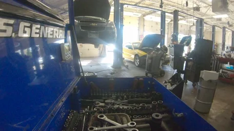Auto repair shop Stockbeeldmateriaal 155454429