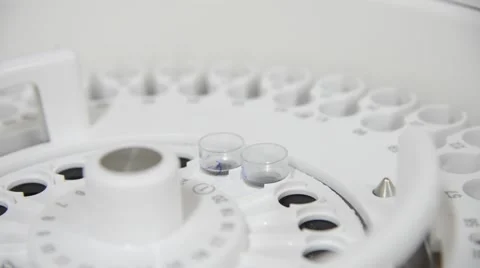 Automate chemistry in laboratory Stockbeeldmateriaal 68361468