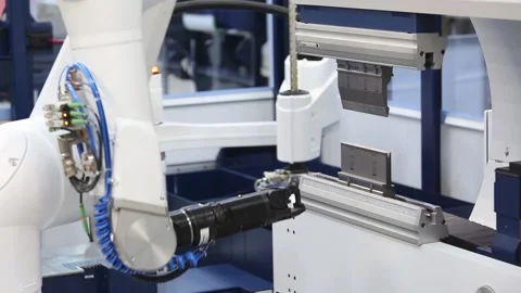 Automated bending cell machine 库存影片 90104433