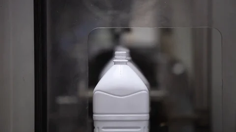 Automated control white bottle plastic, process Video stock 128317373