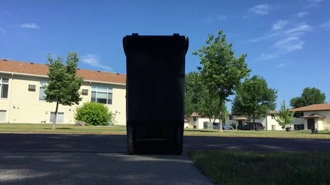 Automated Garbage Pickup - Robotic Arm 스톡 동영상 77430735