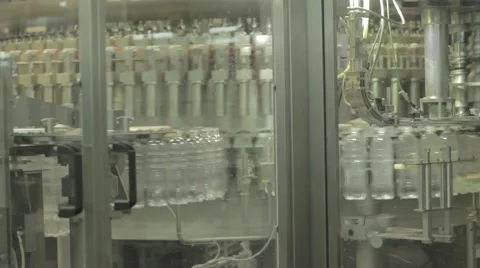 Automated system for bottling water Video stock 52370203
