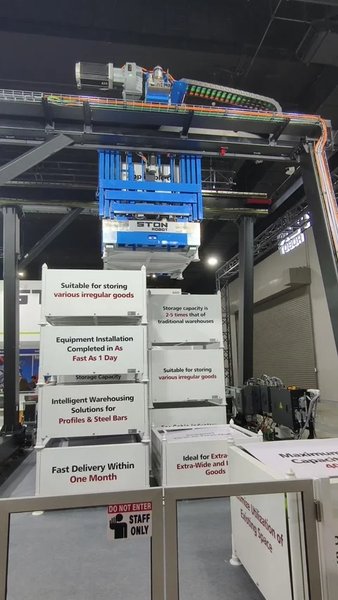 Automated warehousing system Stock-Footage 336839286