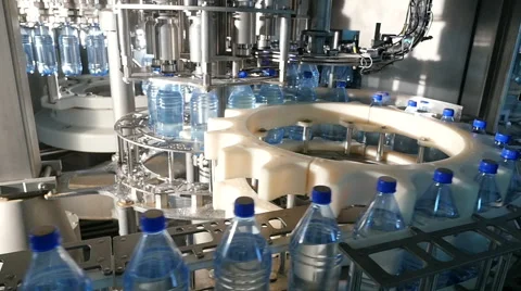 Automatic bottling line for bottled pure water 1 库存影片 50375688