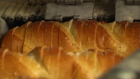 Automatic bread slicing Stock-Footage 71976469