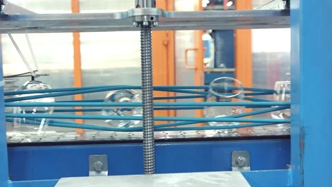 Automatic conveyor line or belt with rows of transparent crystal drink glasses  스톡 동영상 121308938