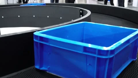 Automatic conveyor system, parcels transportation system concept. Production lin 스톡 동영상 221356481