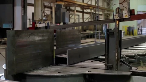 Automatic cutting machine in factory Video stock 83636972