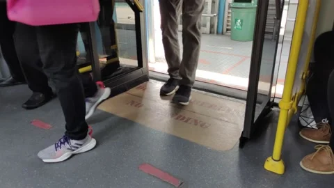 The automatic door of Transjakarta bus Video stock 162215233