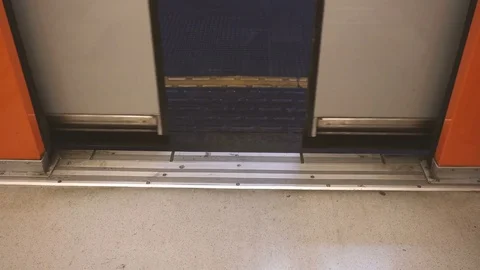 Automatic doors of a subway train wagon Video stock 71286063