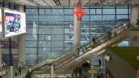 Automatic elevator of Xi an Airport 스톡 동영상 121000721