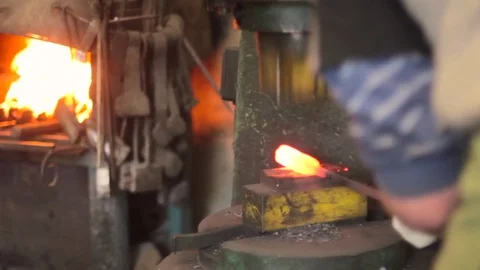 Automatic forging hammer Vidéo 74997947