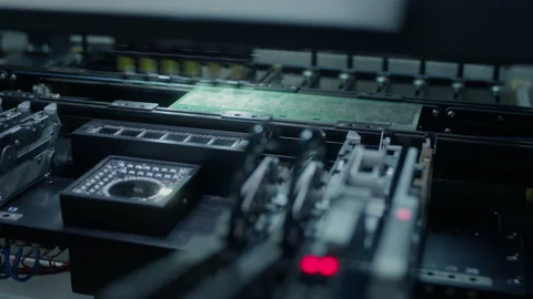 Automatic machine for assembling and installing SMD components Video stock 153151855