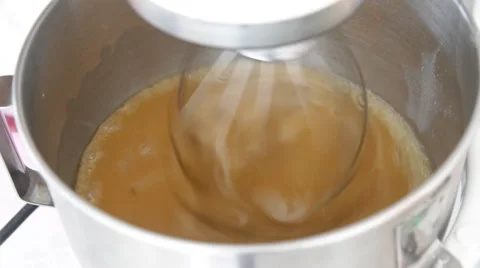 Automatic mixer eggs 스톡 동영상 45123928